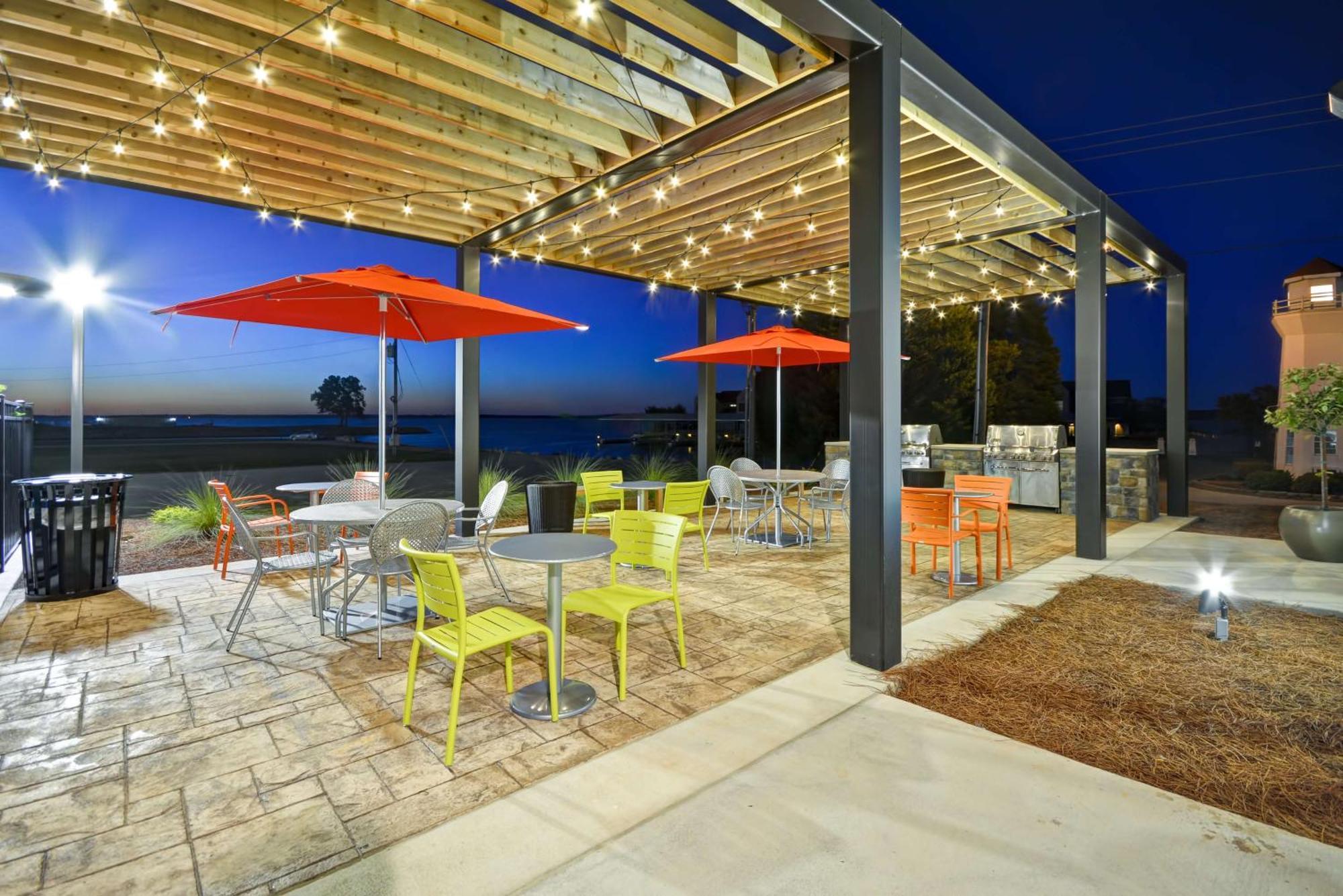 Home2 Suites By Hilton Decatur Ingalls Harbor Exterior photo